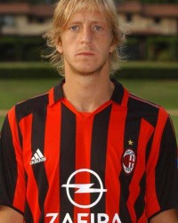  AC米兰功勋队长替补救主保留争冠希望  