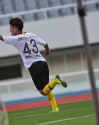  南特老将宝刀未老梅开二度助队登顶榜首