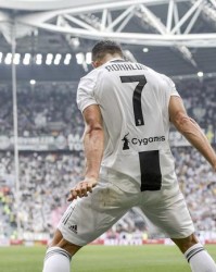  阿德耶米长途奔袭入选周最佳进球