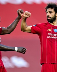  罗马锋线双星默契配合，交叉跑位创造空间