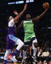  爱德华兹三分绝杀，森林狼加时险胜雷霆止颓势