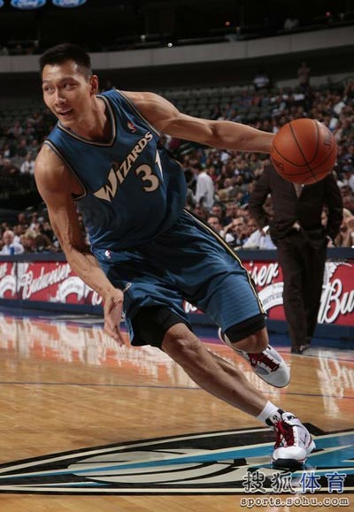  阿德巴约两双助热火，迈阿密德比战擒魔术