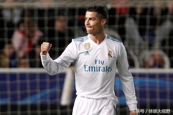  福登助攻帽子戏法曼城大胜卢顿继续领跑积分榜