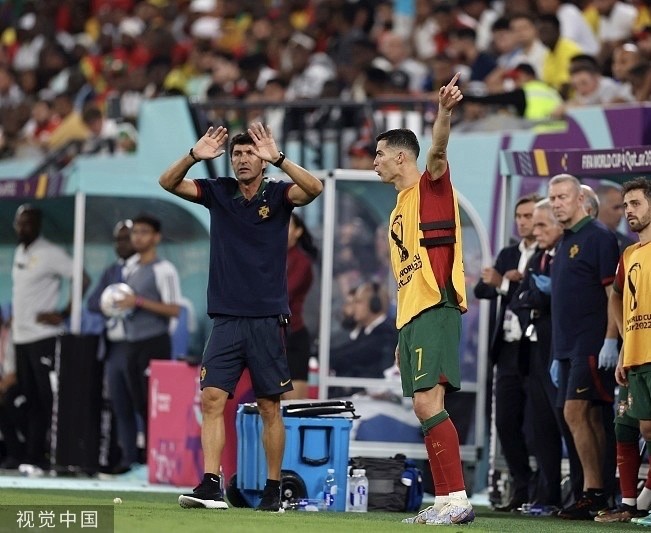 狗子28- 水晶宫主帅霍奇森突发心脏病，助教临危受命指挥战局  